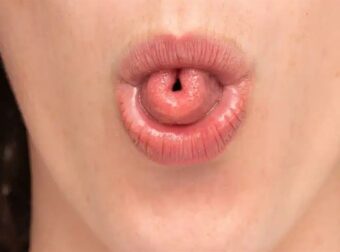 Τι σημαίνει ψυχολογικά η ικανότητα να διπλώνεις τη γλώσσα σου σε σχήμα «U»