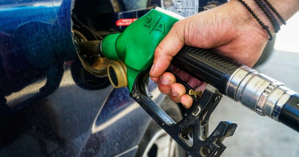 Fuel pass: Πόσο θα μειωθεί ο λογαριασμός για ένα γέμισμα του ρεζερβουάρ