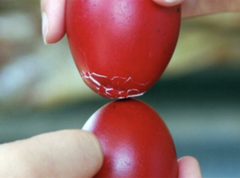 Πόσες μέρες αντέχουν τα πασχαλινά αυγά – Το λάθος που κάνουν όλοι μετά την Ανάσταση