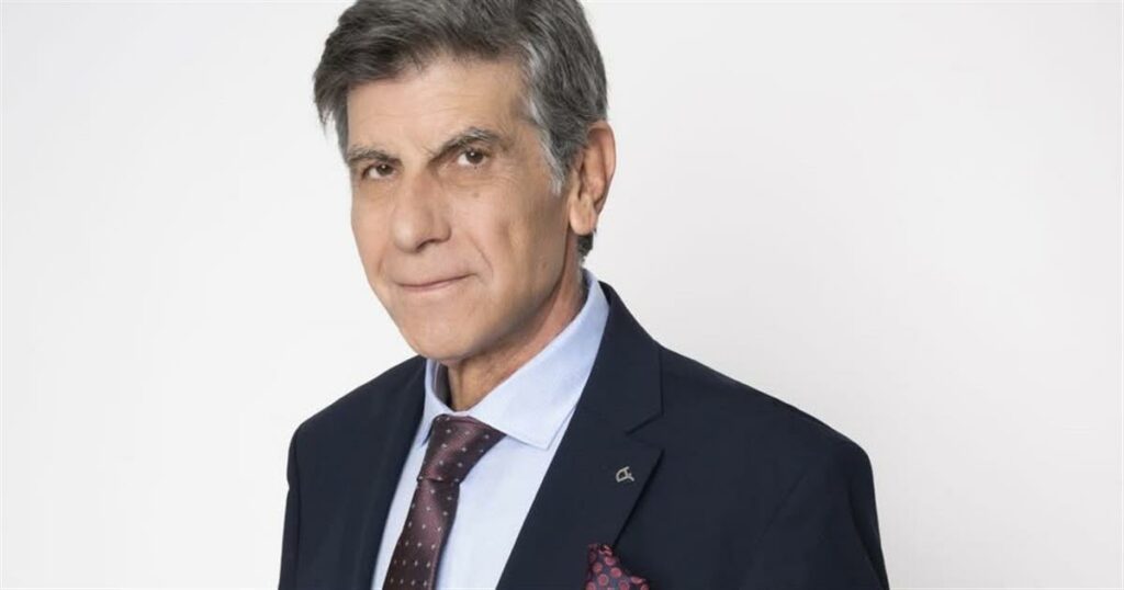 Γιάννης Μπέζος: «Είναι αδιανόητο να ζεις υπό την ομηρία του άλλου υποδυόμενος τον ευτυχισμένο»