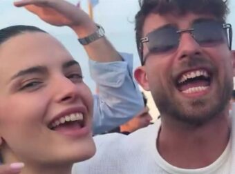 Κατερίνα Λιόλιου – Fipster: Κάνουν χαμό στην Πάρο με τον «Λογαριασμό» να παίζει στη διαπασών