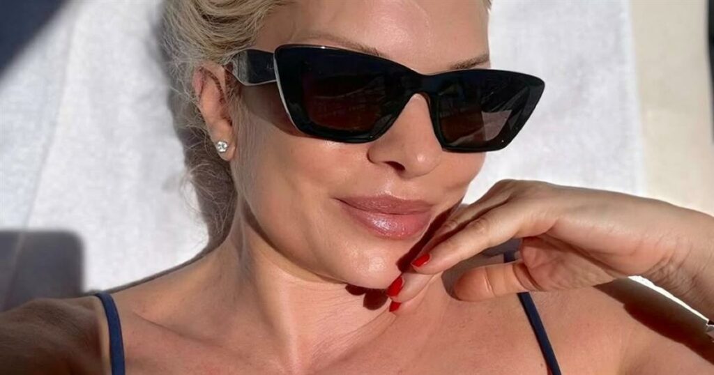 Ελένη Μενεγάκη: Ανέμελη σε παραλία της Ισπανίας – Οι νέες φωτογραφίες από τις διακοπές με τον Ματέο Παντζόπουλο