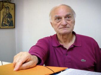 Μανώλης Μαυρομμάτης: «Προσπαθούσα να τη σώσω και δεν τα κατάφερα» – Συγκλονιστική μαρτυρία για τη φωτιά που έκαψε το σπίτι του