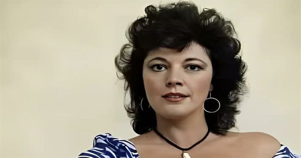 Η γυναικάρα Καίτη Παπανίκα – Το τpαγικό τέλος της και ο πασίγνωστος σύζυγος της