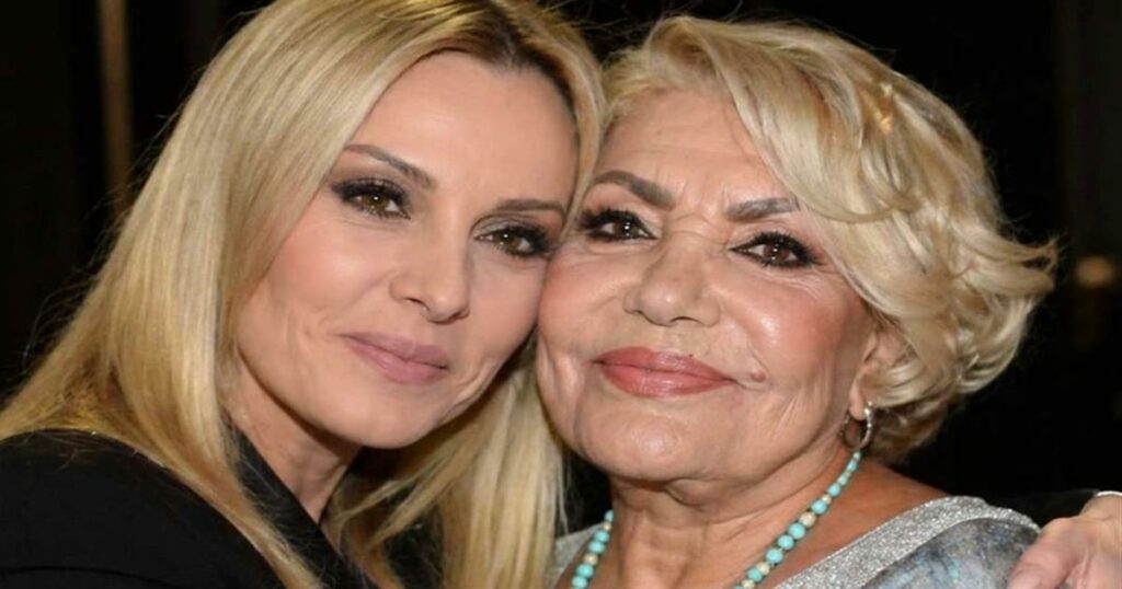 Διπλό χειρουργείο της Ζήνα στις φωνητικές χορδές: «Η Μαρινέλλα έσωσε τη φωνή μου»