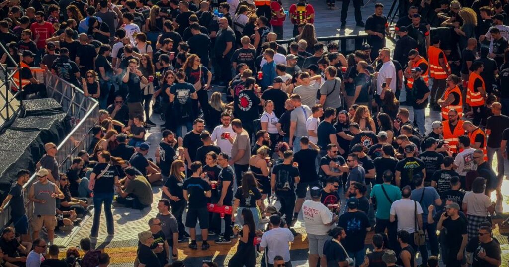 Metallica στο ΟΑΚΑ: Λαοθάλασσα στην Αθήνα για το συγκρότημα – Δείτε φωτογραφίες από το στάδιο
