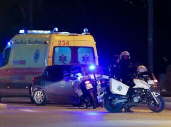 ΕΚΤΑΚΤΟ: ΙΧ εμβόλισε άνδρες της ομάδας ΔΙΑΣ – Τους εγκατέλειψε