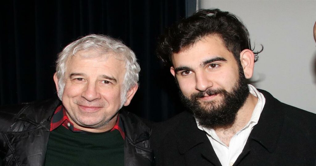 Δημήτρης Φιλιππίδης για τον πατέρα του: «Το γεγονός ότι ταπεινώθηκε, του κάνει πολύ καλό» – Η αποκάλυψη για τα ναρκωτικά (video)
