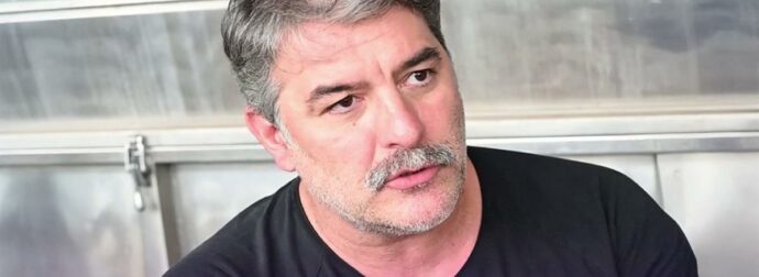 Βασίλης Μπισμπίκης: «Δεν πιστεύω στον Θεό» — Η καθηλωτική εξομολόγηση για ναρκωτικά, αναρχία και το περιθώριο