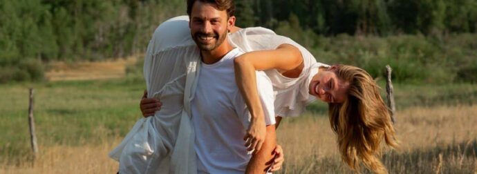 Κωστοπούλου – Μέντγουελ: Επέτειος για το ζευγάρι! Η φωτογραφία με το παθιασμένο φιλί και το τρυφερό μήνυμα