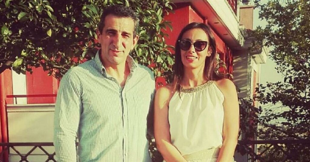 «Βοήθεια, η μαμά είναι ματωμένη»: Με τρεις μαχαιριές σκότωσε την 40χρονη γυναίκα του ο Αστυνομικός (video)