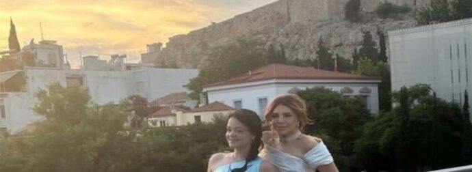 Μιμή Ντενίση: Κούκλες μάνα και κόρη – Με τουαλέτα η Μαριτίνα λίγο πριν ντυθεί νύφη