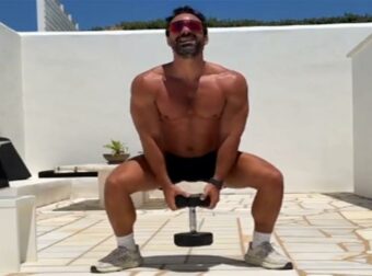 Θες να γuμναστείς στις διακοπές; Ο Σάκης Τανιμανίδης δείχνει τις 5 πιο αποτελεσματικές ασκήσεις
