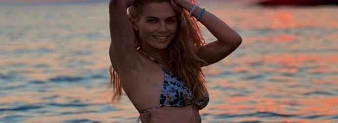 Ντορέττα Παπαδημητρίου και Γιώργος Γεροντιδάκης αγναντεύουν το ηλιοβασίλεμα στη Τζια