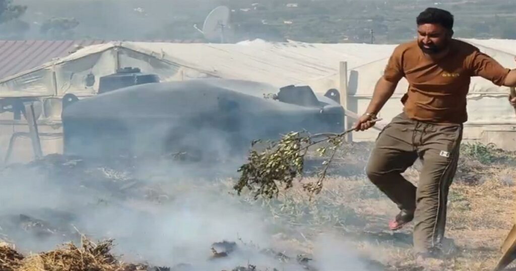 Πυροσβέστες, εθελοντές, κάτοικοι και εργάτες με κλαδιά δίνουν μάχη για να περιορίσουν τη φωτιά στην Αττικοβοιωτία – Δείτε βίντεο###