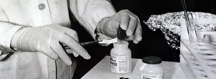 Όταν ένα παυσίπονο σκότωσε επτά ανθρώπους – Το ανεξιχνίαστο έγκλημα που άλλαξε τα φάρμακα | Σαν σήμερα Χ Σεπτεμβρίου