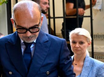 Σπαράζει η κόρη της Γάκα και του Θεοδωρόπουλου: «Καταστράφηκε η ζωή μας» – Τα λόγια του γείτονα για τα παιδιά που προκαλούν συγκίνηση