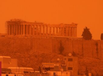 Αφρικανική σκόνη: Ποιοι συμπολίτες μας δεν πρέπει «να βγαίνουν σήμερα έξω» -Τι λέει ο Νίκος Τζανάκης