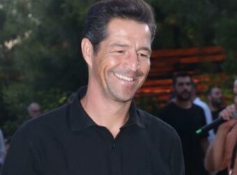 Απόστολος Ρουβάς: Σπάνια φωτογραφία με τον γιο του – Τα παιχνίδια του νέου μέλους με τους γονείς του