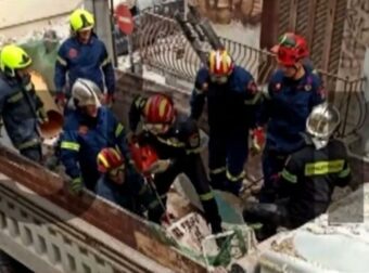 Πασαλιμάνι: Σοκαριστικό βίντεο ντοκουμέντο από την επιχείρηση απεγκλωβισμού του 31χρονου αστυνομικού μετά την κατάρρευση
