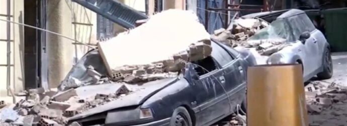 Πασαλιμάνι: Συγκλονιστικό βίντεο από τις πρώτες στιγμές μετά την κατάρρευση του κτιρίου – «Πέθανε, πέθανε…»
