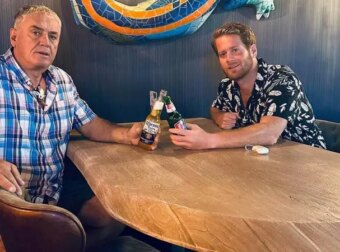 Survivor: Στην αγκαλιά του ναυαγού πατέρα του ο Τζέιμς – «Ενώ βούλιαζε το πλοίο του…» (φωτο)