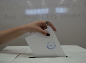 Δημοσκόπηση Marc: Αναποφάσιστοι και αποχή κρίνουν το αποτέλεσμα των ευρωεκλογών – Η ΝΔ αγγίζει το 33%