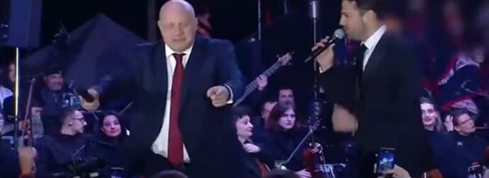 Αδιανόητο σόου Μπέου στη συναυλία του Αργυρού στο Βόλο: «Ντροπή σας, δε θα πληρωθείτε»