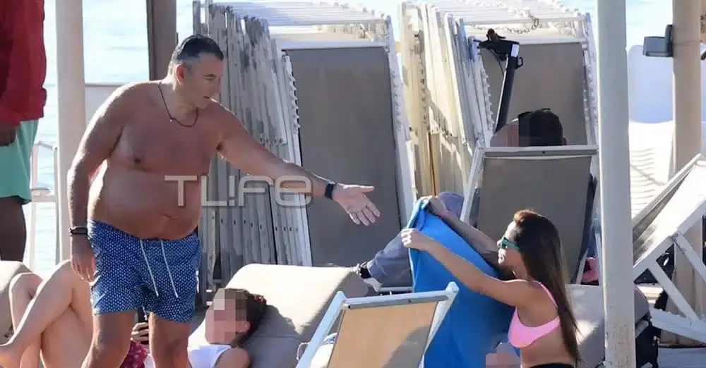 Μοντέλο ο Λιάγκας: Πήγε με την Αντωνά για μπάνιο και τους τράβηξαν κρυφά φωτογραφία μόνο με τα μαγιό τους
