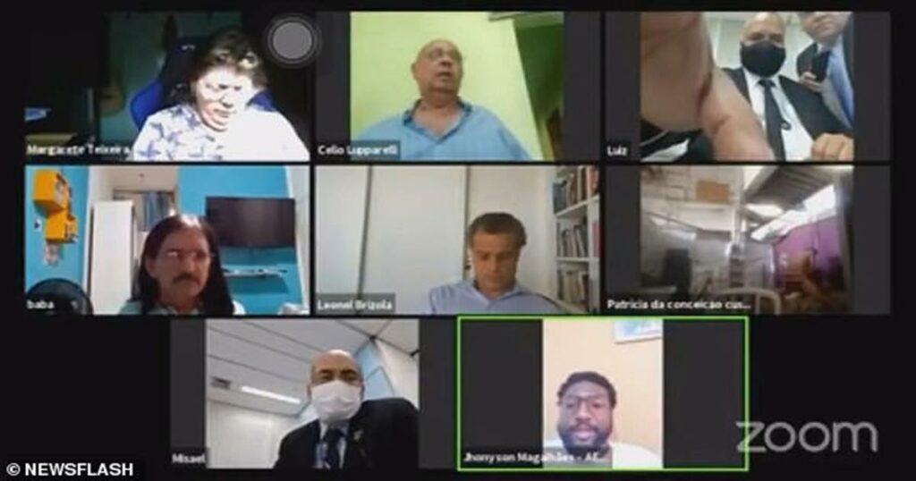 Χαμός στο δημοτικό συμβούλιο: Ξέχασαν την κάμερα ανοιχτή και έκαναν σ@ξ. Τα είδαν όλα [video]