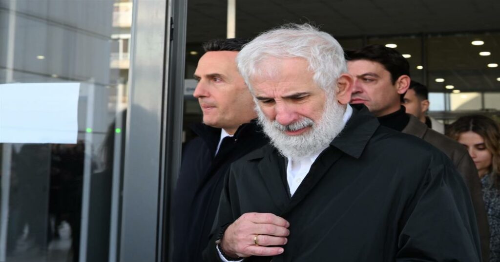 Έξω φρενών ο Πέτρος Φιλιππίδης στη δίκη: «Θα έπρεπε να ντρέπεται η Κάτια Δανδουλάκη»