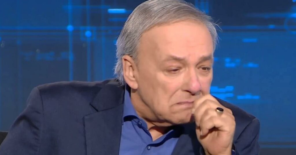 Ανδρέας Μικρούτσικος: Η σπάνια τηλεοπτική εμφάνιση του γιου του και της κόρης του Θάνου – Τα δάκρυα στο πλατό