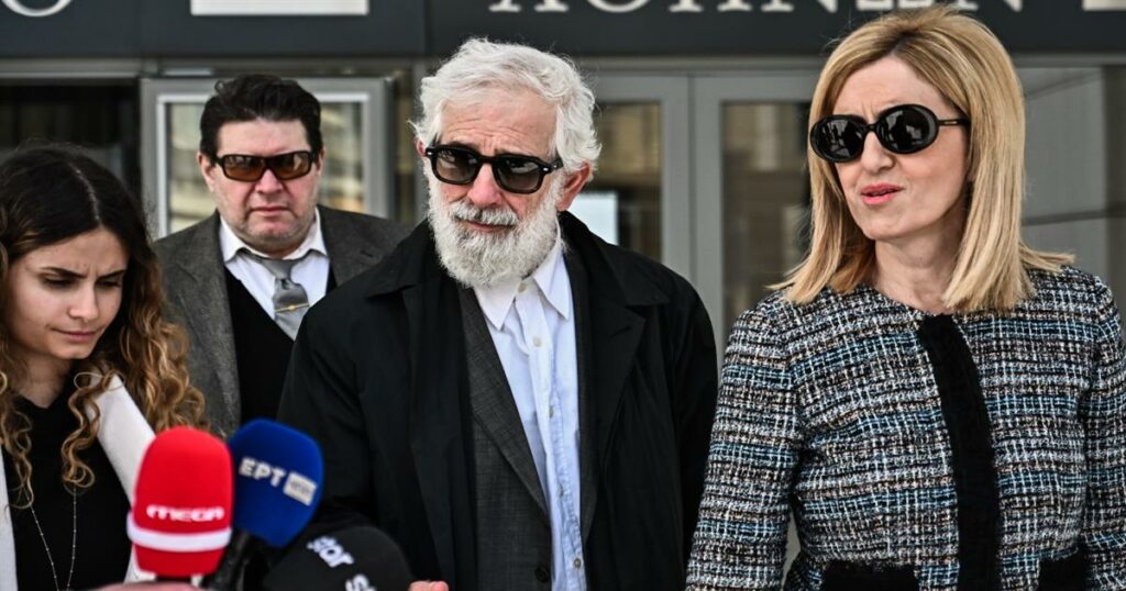 Δίκη Φιλιππίδη: Τα πρώτα λόγια του Πέτρου – «Ποτέ δεν βίασα! Πνίγομαι σε μια θάλασσα και δεν βουτάει κανείς να με σώσει»