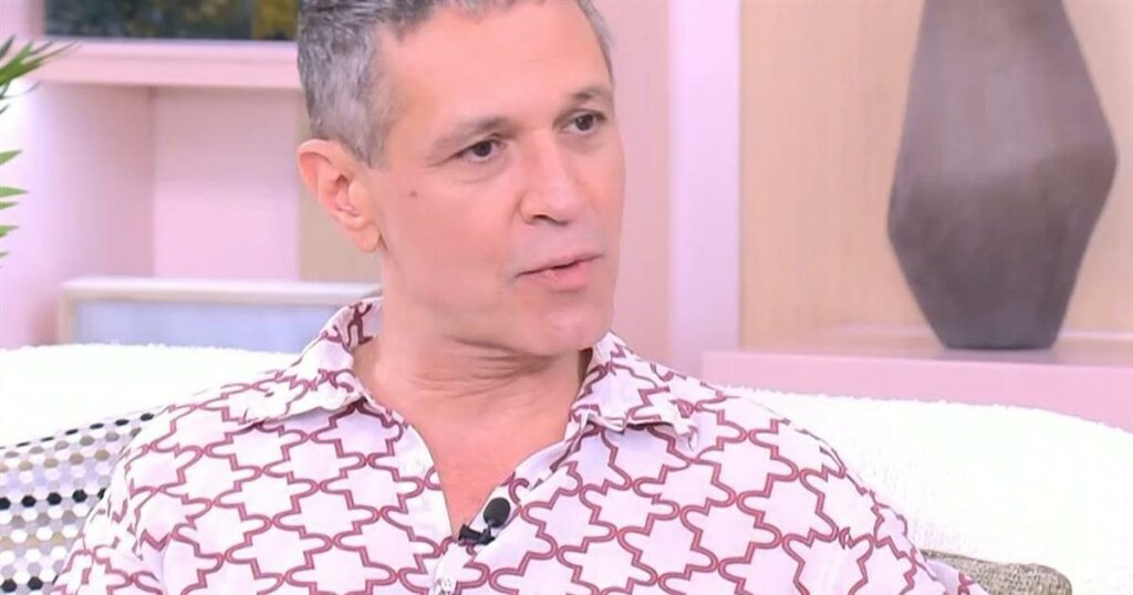 Αιμίλιος Χειλάκης: «Δεν βγάζω φωτογραφίες και δεν δίνω αυτόγραφα, ναι είμαι αγενής με όσους μου το ζητάνε»