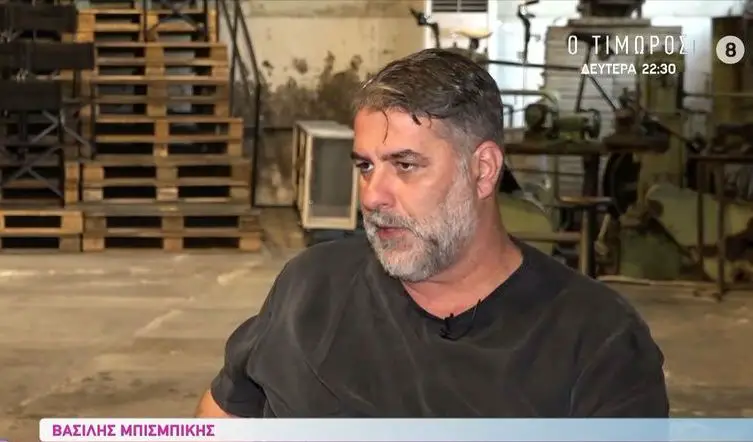 Βασίλης Μπισμπίκης: «Θέλω να σκηνοθετήσω τη Δέσποινα Βανδή, είναι πολύ καλή στο θέατρο»