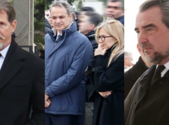 Κηδεία Νίκου Στασινόπουλου: Η οικογένεια Ντε Γκρες και ο Μητσοτάκης μαζί με την σύζυγό του στο τελευταίο «αντίο»