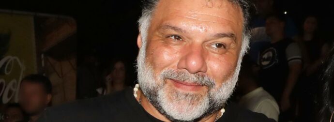 Αρναούτογλου: Τα αρνητικά σχόλια για τα κιλά του – «Πολλές φορές μου τα λένε και μπροστά μου»