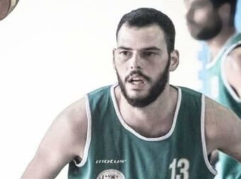 Παναγιώτης Κρέτσης: Το 2022 είχε σκοτωθεί σε τροχαίο ο αδερφός του 33χρονου αθλητή που πέθανε στο γήπεδο