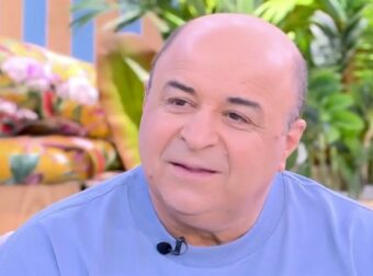 Χαμός στην παράσταση του Σεφερλή – Έδιωξαν τον κόσμο από το θέατρο