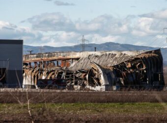 Βιολάντα: Συνελήφθη ο ιδιοκτήτης του εργοστασίου – Αναβαθμίστηκε το κατηγορητήριο για τη φονική έκρηξη