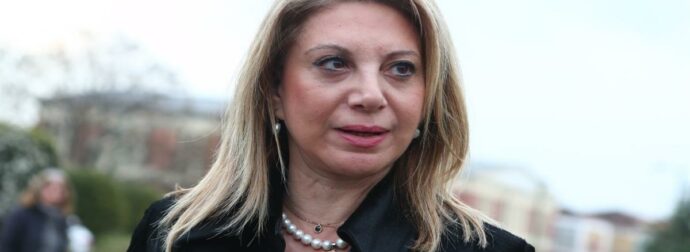 Δίκη Τεμπών: Χαμός με Μαρία Καρυστιανού μπροστά στις κάμερες