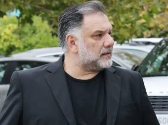 Ξέσπασε ο Γρηγόρης Αρναούτογλου για τη στρατιωτική παρέλαση στο Σύνταγμα – «Βλέπει όλος ο πλανήτης…»