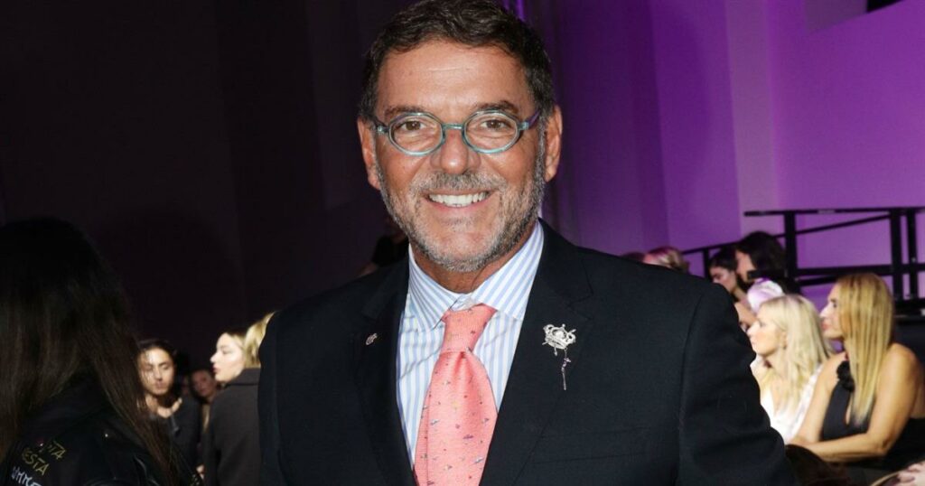 Συνελήφθη ο Γιώργος Τσαγκαράκης μετά την έφοδο για πλαστούς πίνακες – Δείτε το επίμαχο βίντεο που οδήγησε στις έρευνες###