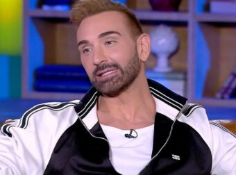 Ο Νίκος Κοκλώνης απαντά στον Γιώργο Λιάγκα: «Γίνεται κίτρινος – Trash είναι τα θέματα που επιλέγουμε, όχι το J2US»