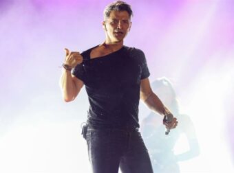 Σάκης Ρουβάς: Ποιος είναι ο σωσίας του… 20 χρόνια πριν!