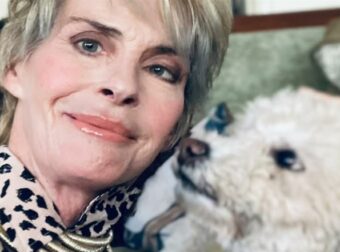 Πέθανε το γνωστό μοντέλο και ηθοποιός, Άναμπελ Σκόφιλντ, στα 62 έτη