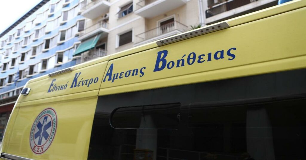 Θρήνος στον Πειραιά: 17χρονη έχασε τη ζωή της μετά από πτώση από τον 5ο όροφο