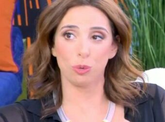 Έλενα Χαραλαμπούδη: Η γνωριμία με τον σύζυγό της και η μητρότητα – «Στην αρχή με εκνεύρισε αφόρητα»