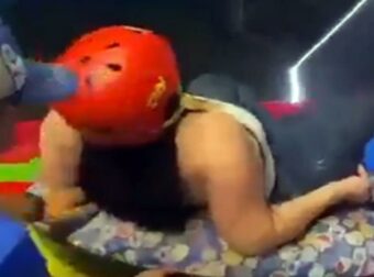 Τραγικό τέλος για 28χρονη: Έπεσε στο κενό από τσουλήθρα, ρωτούσε αν θα την πιάσει κανείς πριν αρχίσει να πέφτει (video)