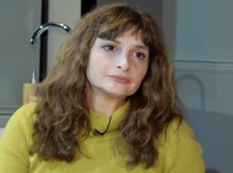 Μαρία Κωνσταντάκη: «Ούρησα πάνω στην πάνα του σκύλου μου για να τον μάθω να ουρεί»